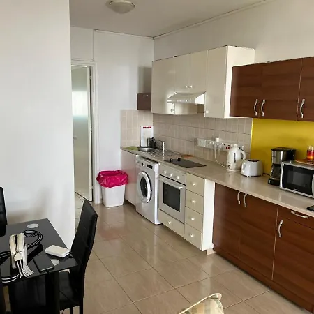 E Apartment Peyia